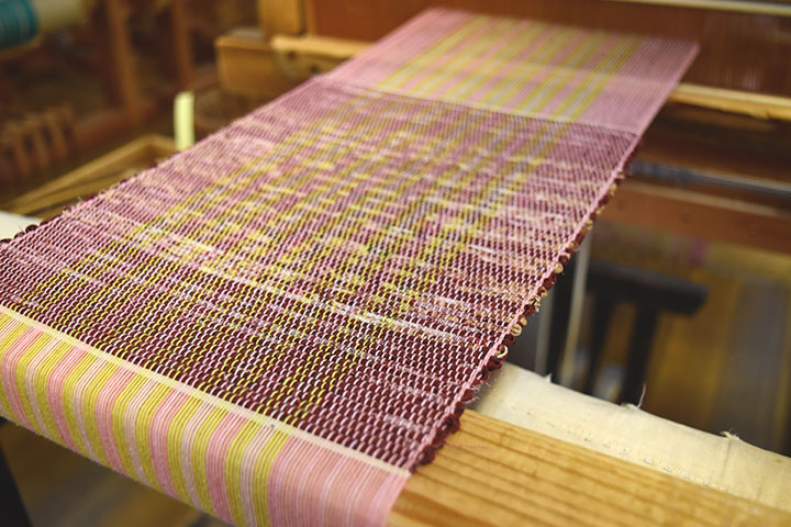 制作中の織物