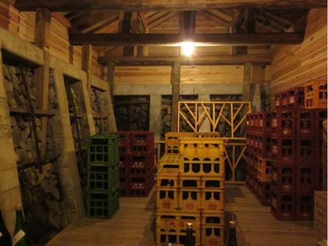 見学用風穴　地酒貯蔵