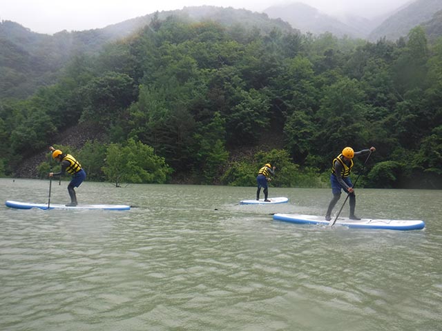 SUP 綱引きの様子