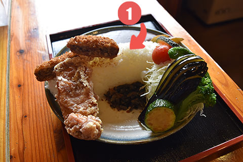 ライスでダムのアーチを再現