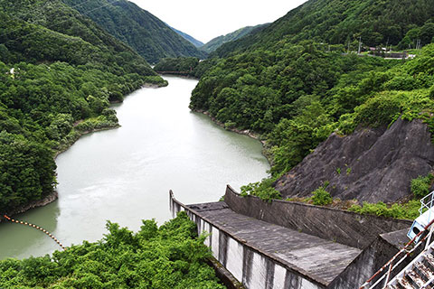 洪水吐の導流部