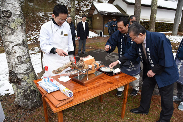 安曇野放牧豚の生ハム試食会